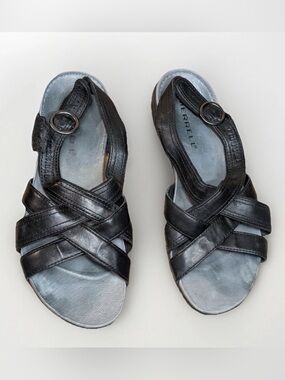 Merrell Women’s Black Leather Crossover Strap Sandals